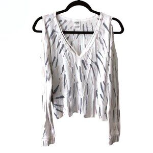 PINK by Victoria's Secret Gray Abstract Print V-neck Long Sleeve Cold Shoulder M